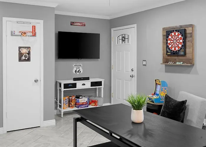 Modern With Heated Pool, Asu Holiday home Tempe