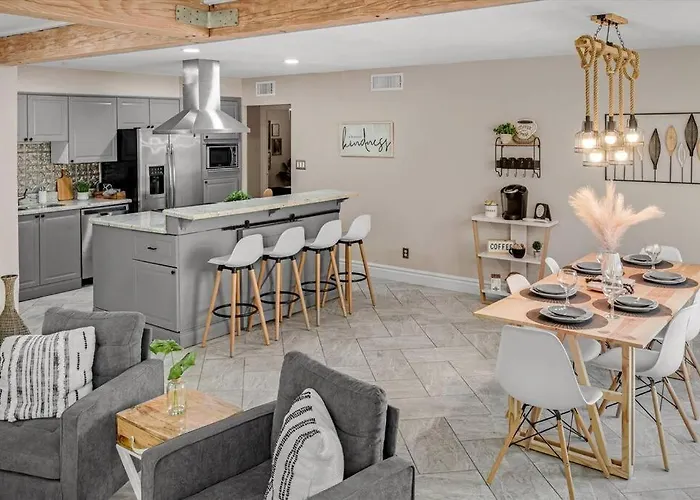 Holiday home Modern With Heated Pool, Asu *